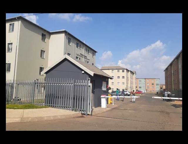 3 BEDROOM APARTMENT FOR SALE IN JABULANI